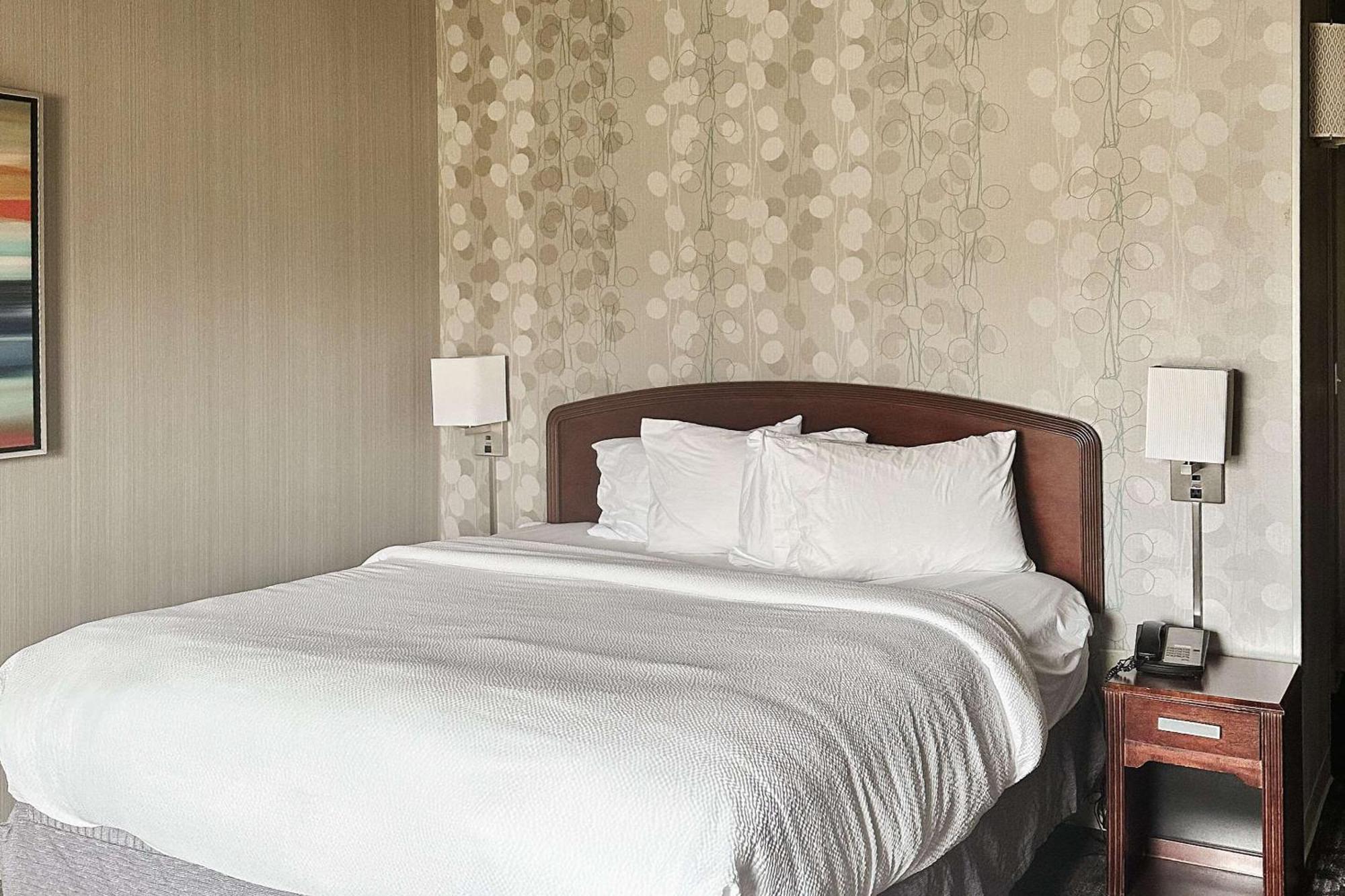 Country & By Radisson, Columbus-edinburgh 3* Columbus