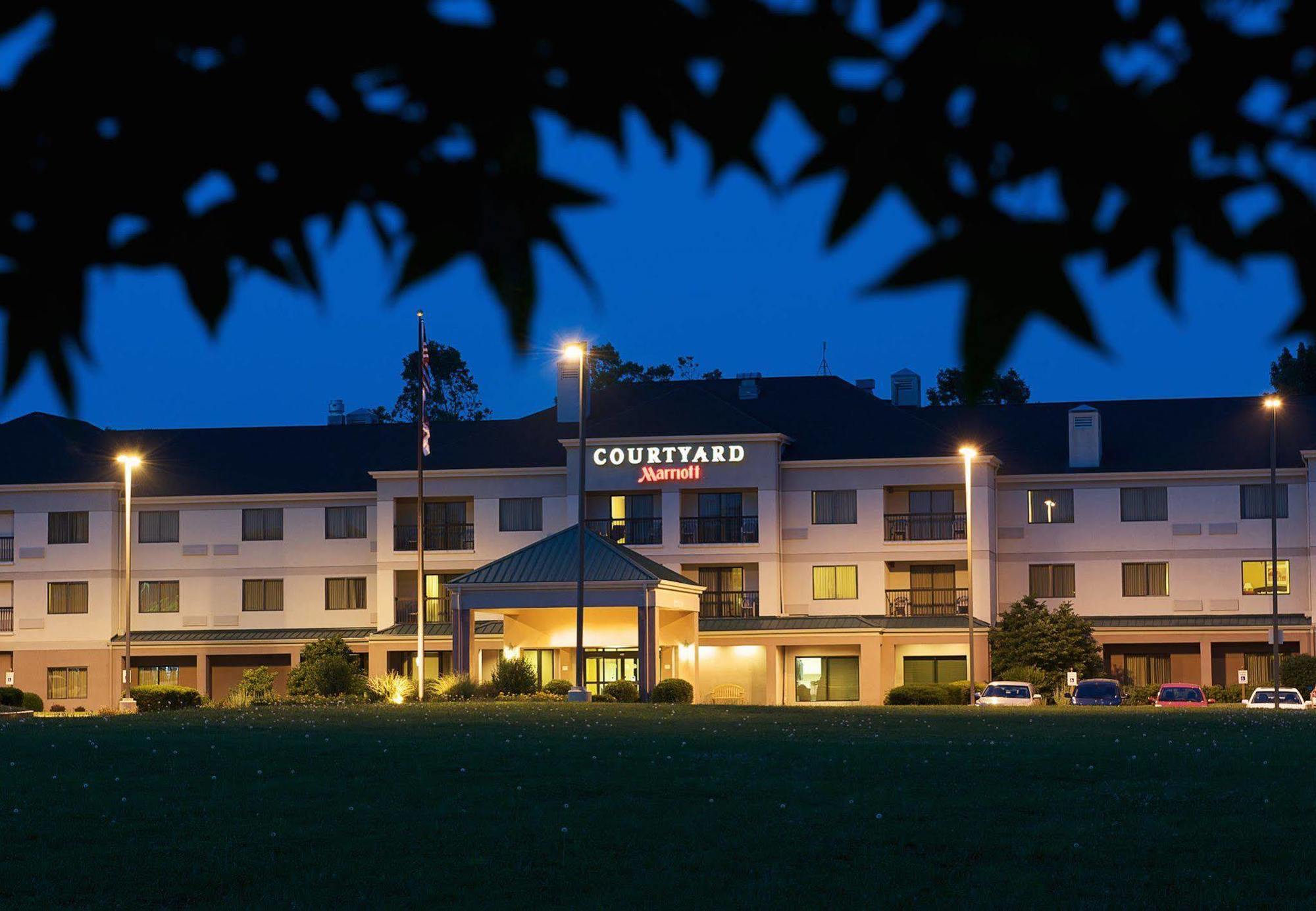 Country & By Radisson, Columbus-edinburgh 3*
