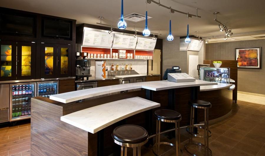 Hotel Country & By Radisson, Columbus-edinburgh
