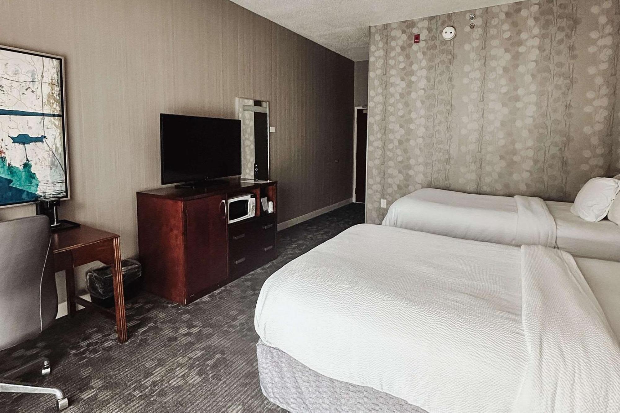 Country & By Radisson, Columbus-edinburgh Columbus