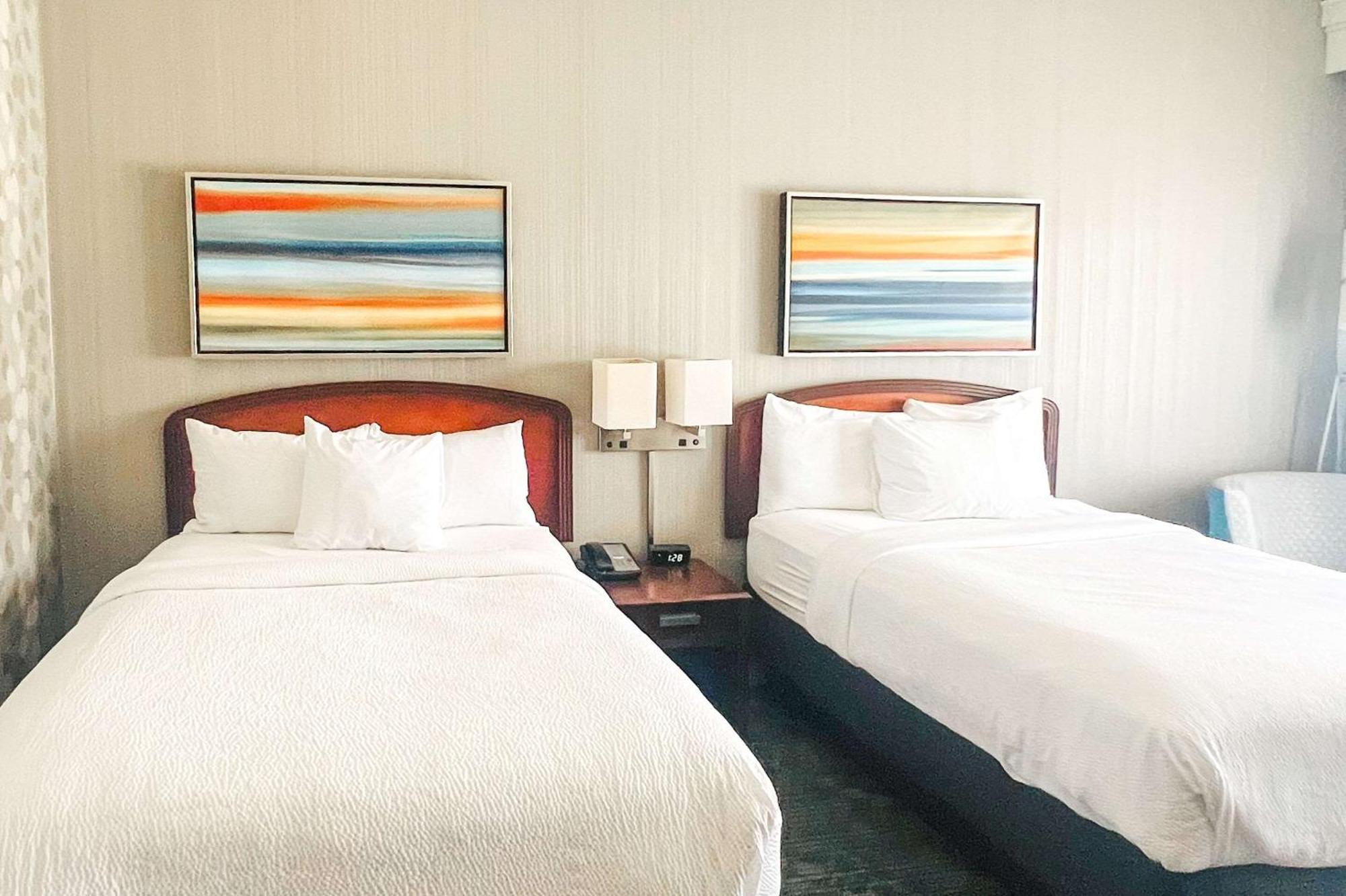 Country & By Radisson, Columbus-edinburgh