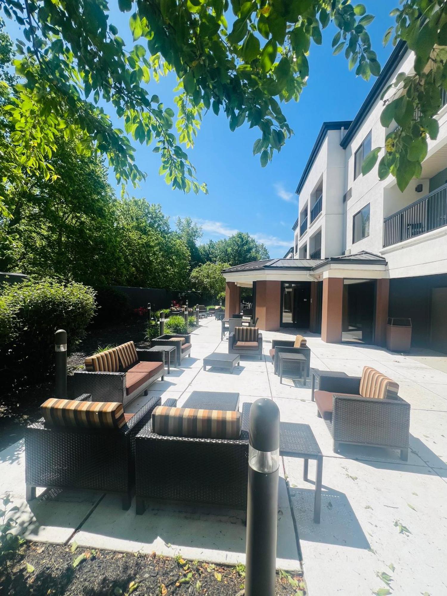 Hotel Country & By Radisson, Columbus-edinburgh