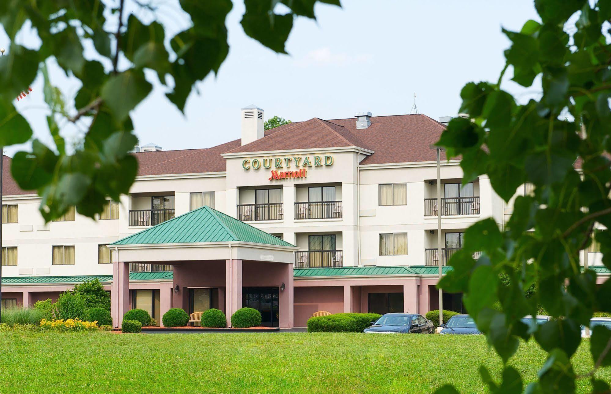 Country & By Radisson, Columbus-edinburgh Hotel 3*